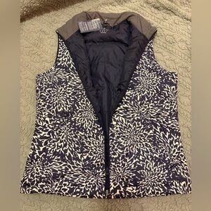 NWT Lands' End Vest Navy&White